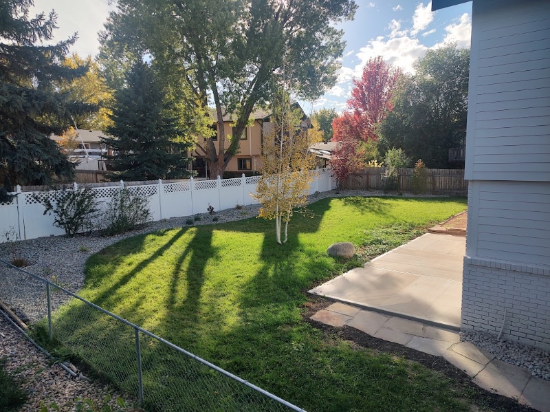 Building Photo - 2967 Lakeshore Dr