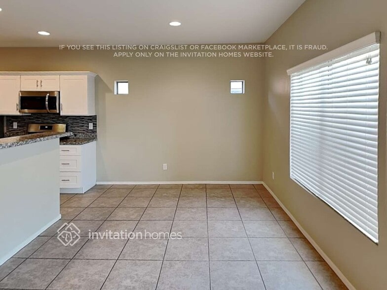 Building Photo - 17620 W Lundberg St