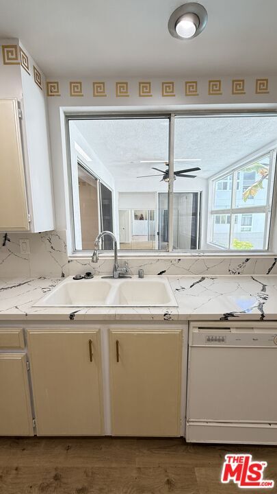 Building Photo - 14144 Dickens St