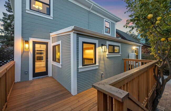 Building Photo - 1807 Martin Luther King Jr Way