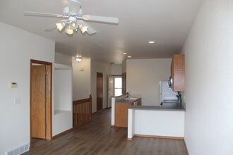 Building Photo - 2544 Begonia Ct