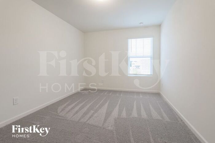 Building Photo - 135 Knightsbridge Ln