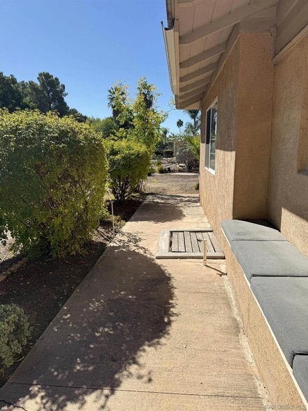 Building Photo - 12118 Poway Rd