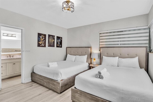 Building Photo - 10000 E Bay Harbor Dr