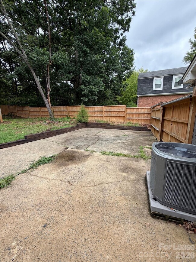 Building Photo - 5406 Barrington Dr