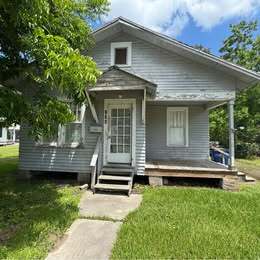 Building Photo - 705 6th St