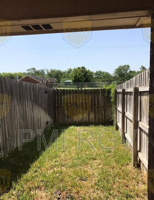 Building Photo - 1603 W Omni Ave