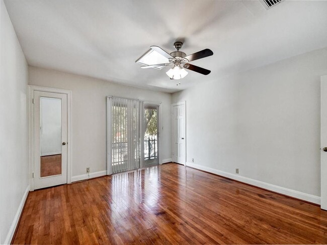 Building Photo - 206 Park Ln