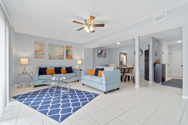 Building Photo - 216 Cloverdale Blvd