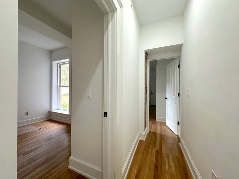 Building Photo - 140 3rd St