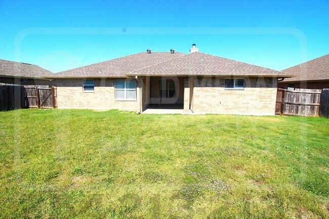 Building Photo - 602 Aries Ave