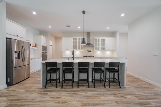 Building Photo - 25018 Rhett Butler Ct