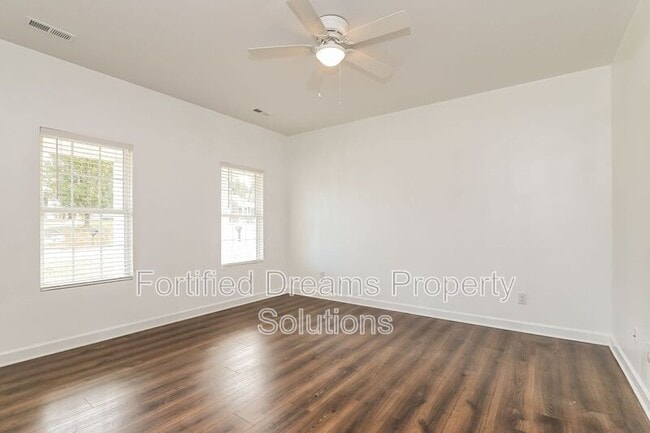 Building Photo - 4505 Holland Rd