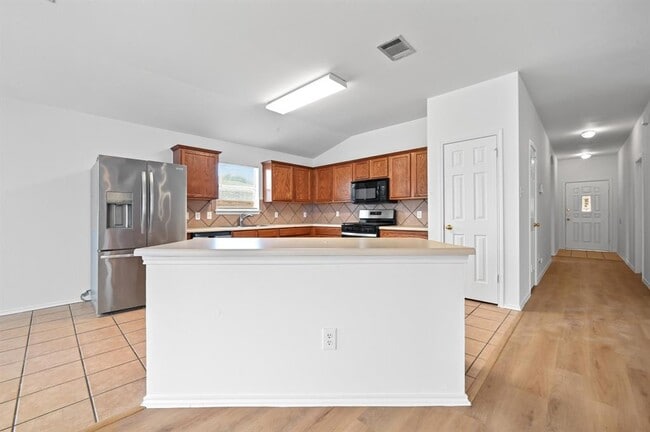 Building Photo - 123 Loon Lake Dr