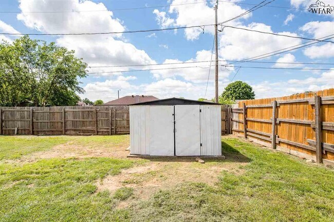 Building Photo - 4319 Crestview