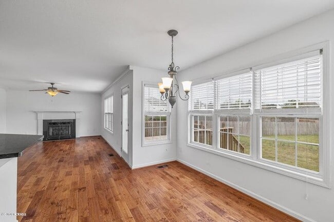 Building Photo - 147 Harvest Moon Dr