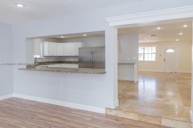 Building Photo - 5520 Hayes St