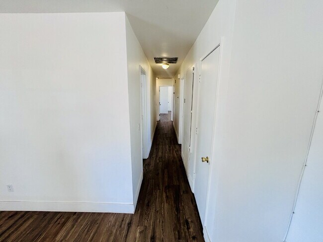 Building Photo - Beautiful 4 Bedroom House for rent in South Joshua Tree