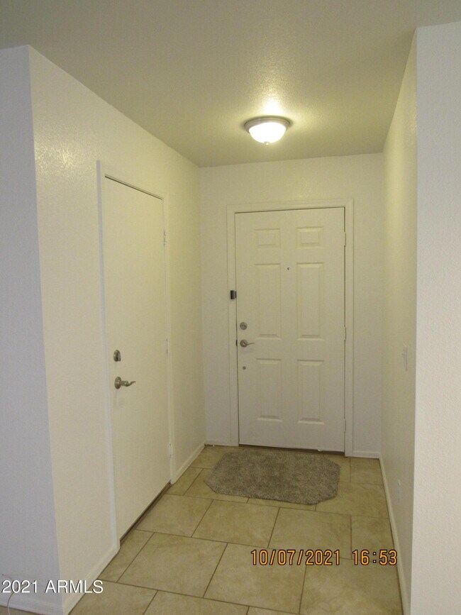 Building Photo - 2311 E Hazeltine Way