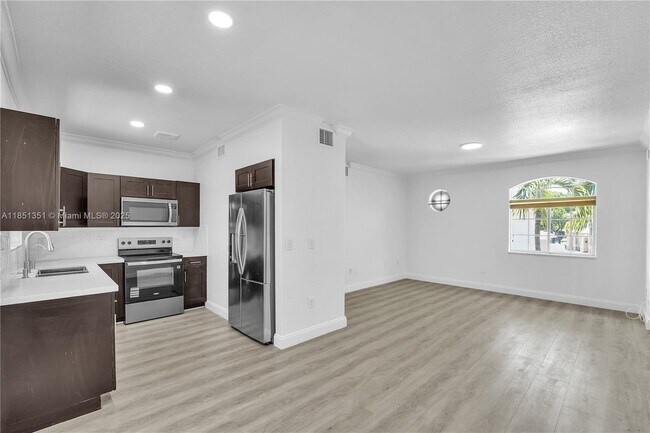 Building Photo - 7210 NW 174th Terrace