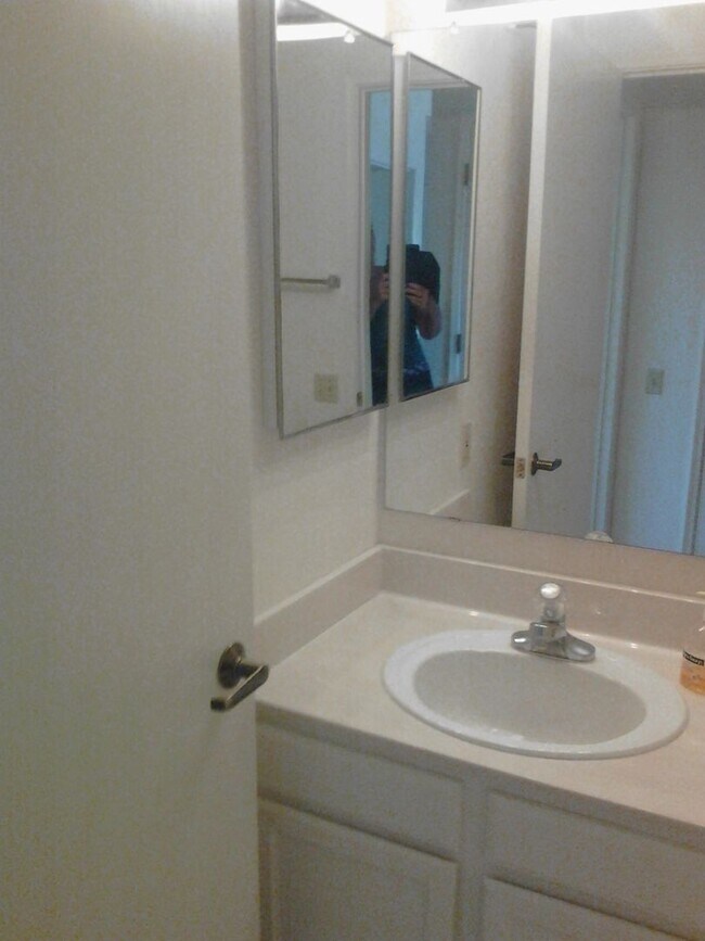 Building Photo - UNFURNISHED AGE RESTRICTED HOUSE  INCLUDES BONUS ROOM