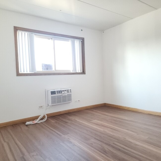 Building Photo - 10332 S Komensky Ave