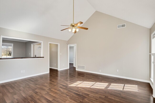Building Photo - 7775 Shadow Elm Ln