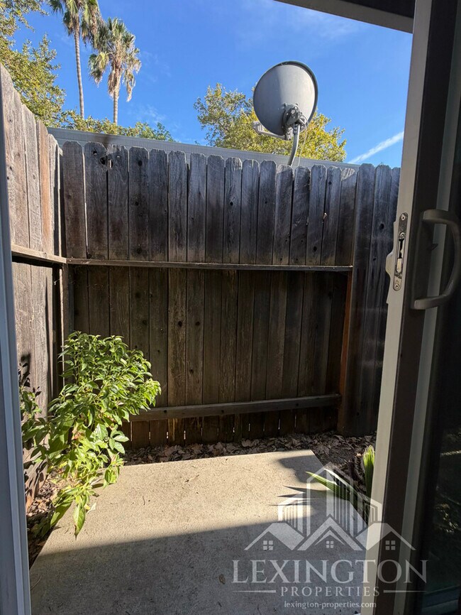 Building Photo - Stunning, 2BD/1BA, Condo home in The Villaggio Community, near Madison Ave. and American River Co...