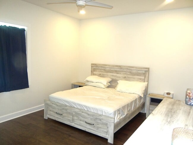 Building Photo - 3 bedroom/3bath Townhome in Dunedin
