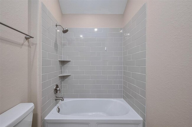 Building Photo - 4046 Balboa Dr