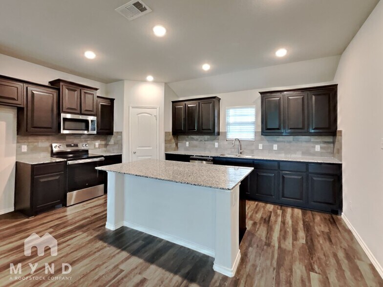 Building Photo - 3905 Chippewa Ct