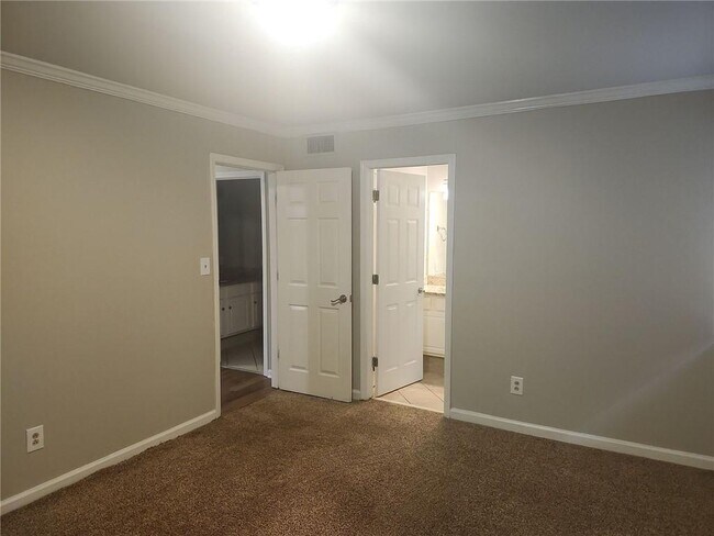 Building Photo - 346 Carpenter Dr NE