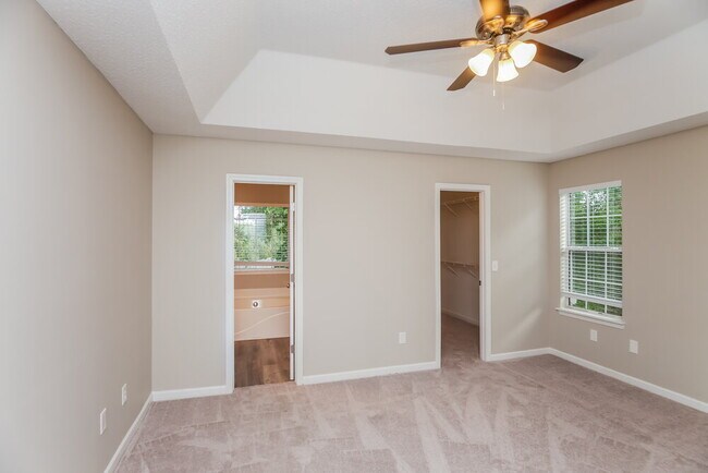 Building Photo - 1041 Crest Ridge Pl SW