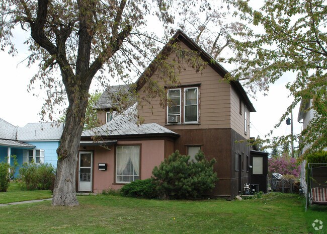 Building Photo - 718 W Augusta Ave