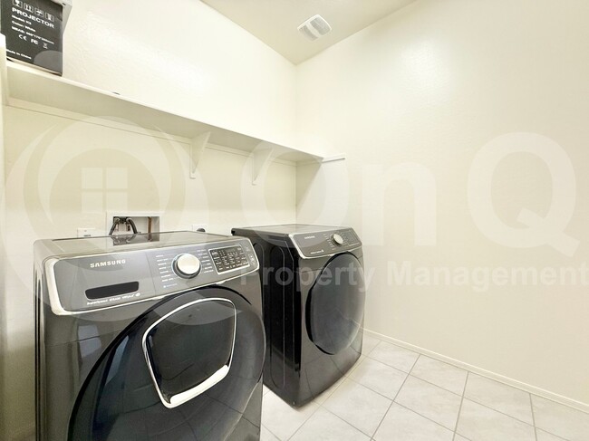 Building Photo - 9576 W Donald Dr