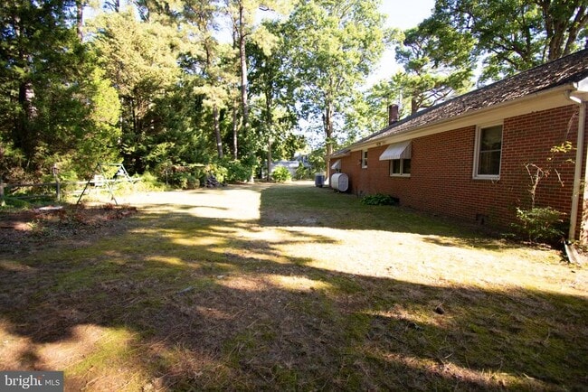 Building Photo - 7612 Sherwood Rd