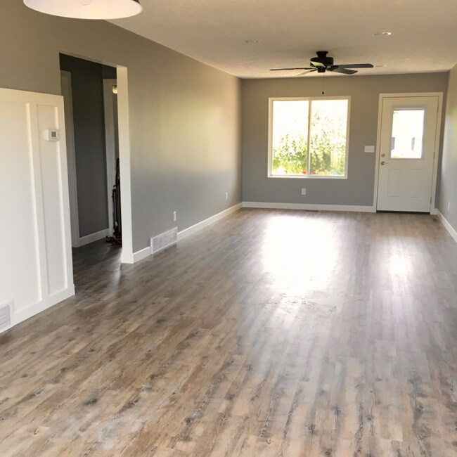 Building Photo - 7644 Deer Track Run