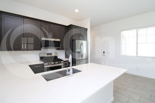 Building Photo - 259 E Sagittarius Pl