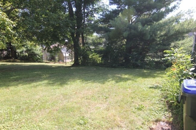 Building Photo - 740 1/2-740 1/2 Sunset St