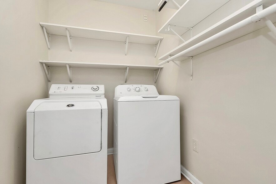 Building Photo - 6635 Olde Savannah Rd