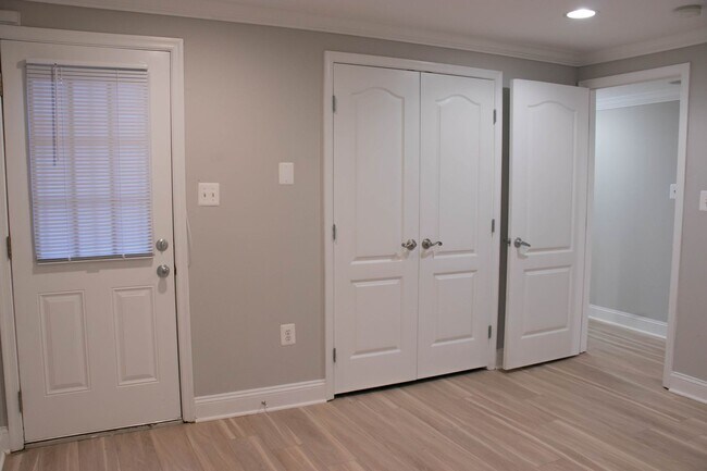 Building Photo - 607 P St NW