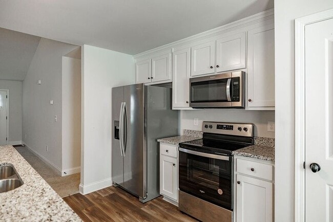 Building Photo - 80 Creek Haven Dr