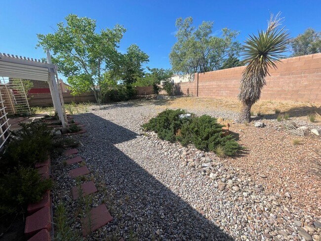 Building Photo - 4300 Saddlewood Trail SE