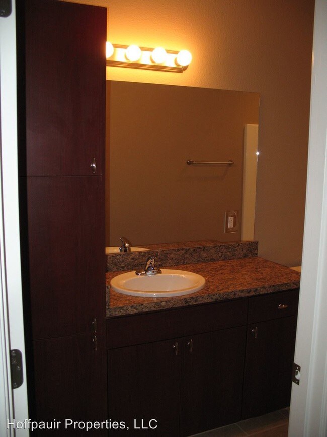 Building Photo - 114 W Lagrange St