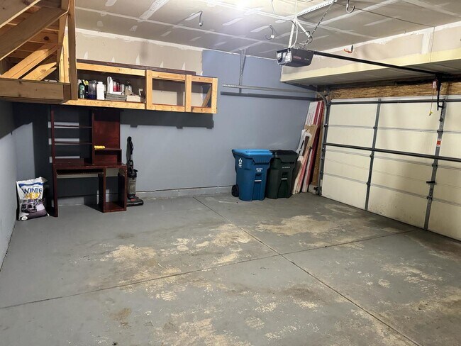 Building Photo - 3292 Bromley Ln