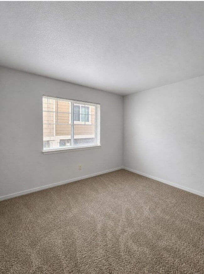 Building Photo - 23525 E Platte Dr