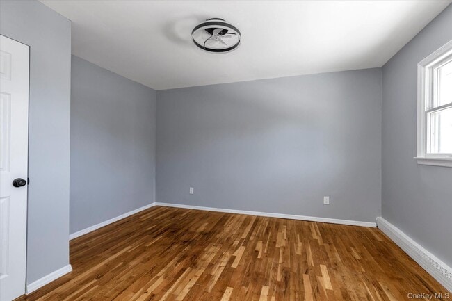 Building Photo - 27 Marlo Ln