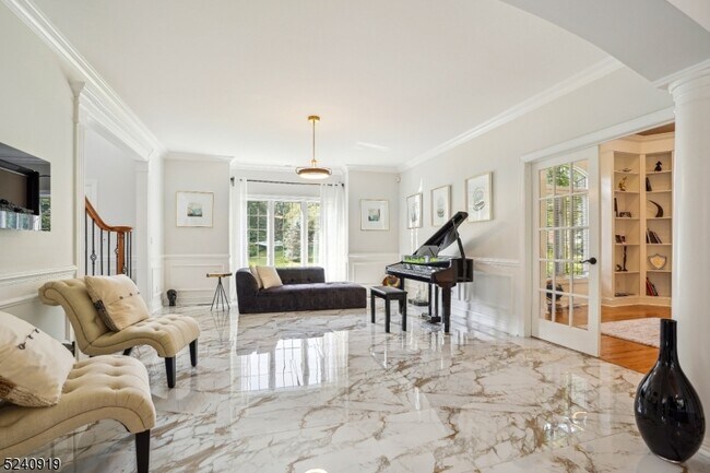 Building Photo - 22 Forest Hill Dr