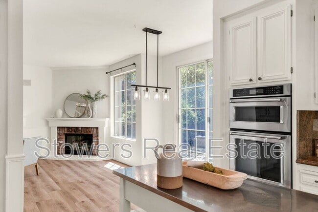 Building Photo - 690 Glasgow Cir