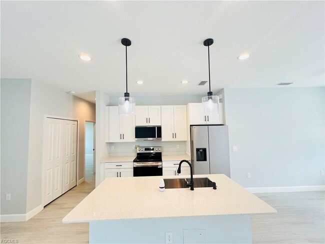 Building Photo - 2718 Helen Cir